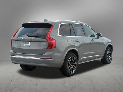 2025 Volvo XC90 Plug-In Hybrid T8 Plus 7-Seater