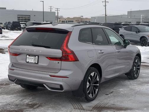 2026 Volvo XC60 B5 Plus
