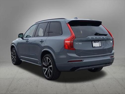 2023 Volvo XC90 Recharge Plug-In Hybrid T8 Plus Dark Theme 7-Seater