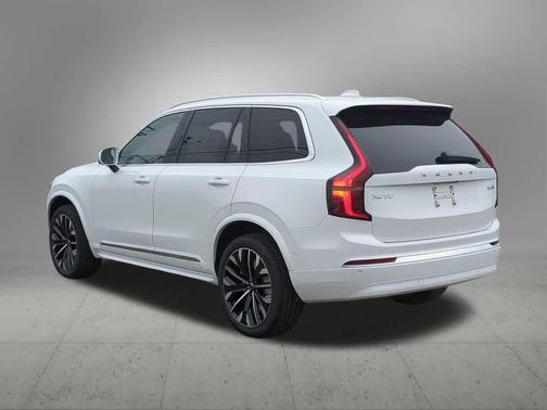 Crystal White Pearl 2026 Volvo XC90 B6 Ultra 7-Seater