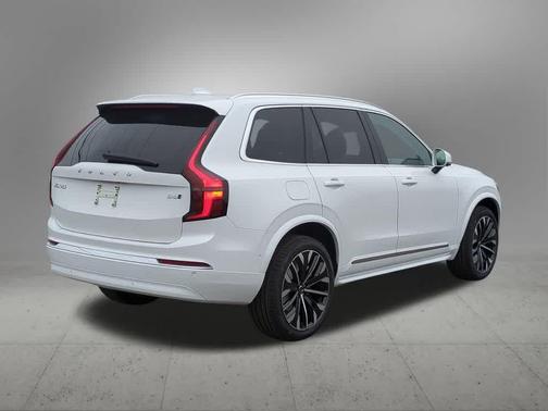 Crystal White Pearl 2026 Volvo XC90 B6 Ultra 7-Seater
