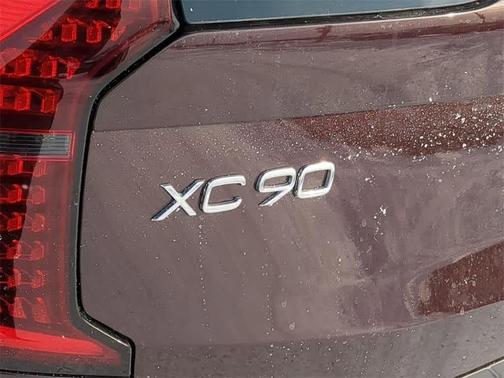 2026 Volvo XC90 Ultra Dark Theme, B6 AWD Gas (mild hybrid), Gasoline, 7 Seats