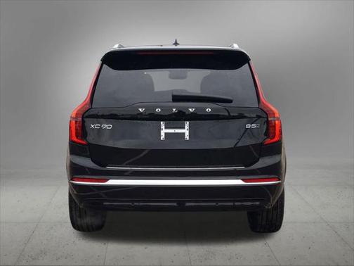 2025 Volvo XC90 B5 Plus 7-Seater