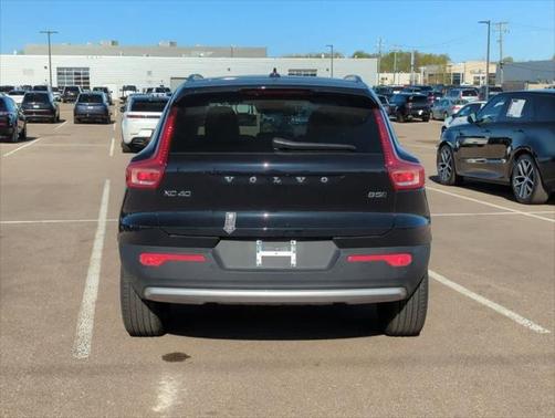 2025 Volvo XC40 B5 Plus Bright Theme