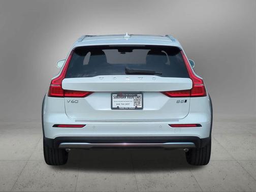 2023 Volvo V60 Cross Country B5 Ultimate