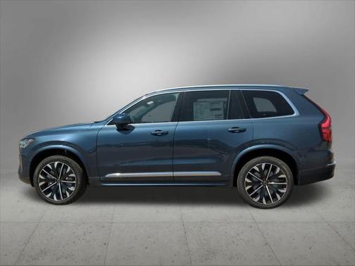 2025 Volvo XC90 B5 Plus 7-Seater