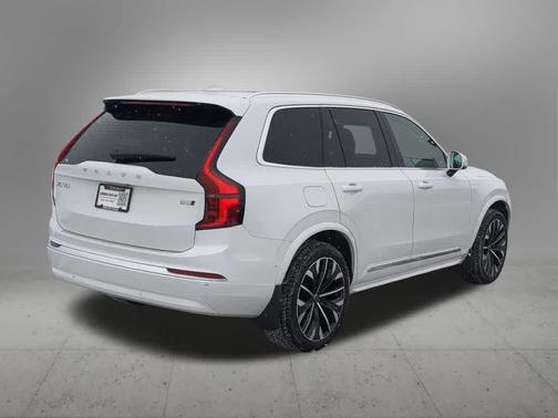 Crystal White Pearl 2025 Volvo XC90 B5 Plus 7-Seater