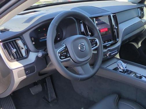 2025 Volvo XC60 B5 Ultra