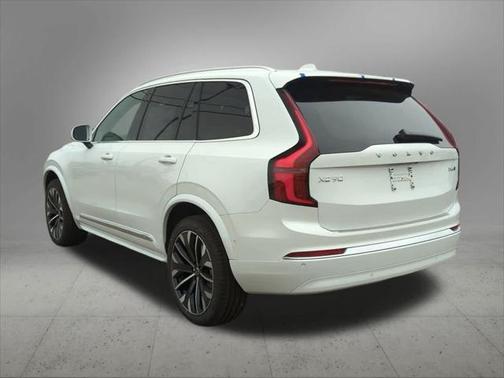 2025 Volvo XC90 B6 Plus 7-Seater