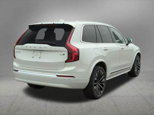 2025 Volvo XC90 B6 Plus 7-Seater