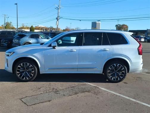 2026 Volvo XC90 B5 Plus 7-Seater