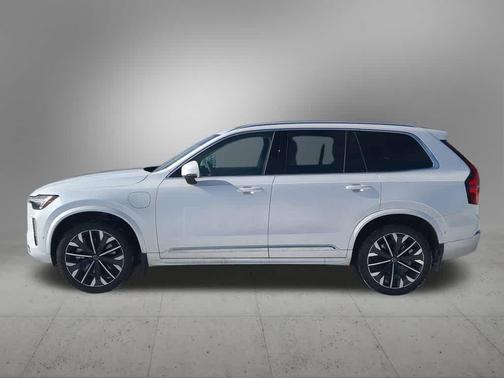 2025 Volvo XC90 Plug-In Hybrid T8 Ultra 7-Seater