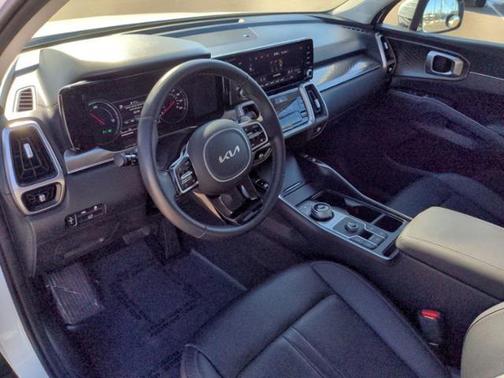 Photo 2 of 30 of 2022 Kia Sorento Hybrid EX