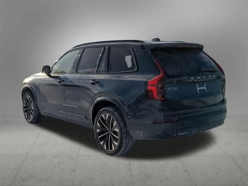 2026 Volvo XC90 Ultra Dark Theme, B6 AWD Gas (mild hybrid), Gasoline, 7 Seats