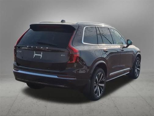2026 Volvo XC90 B5 Core