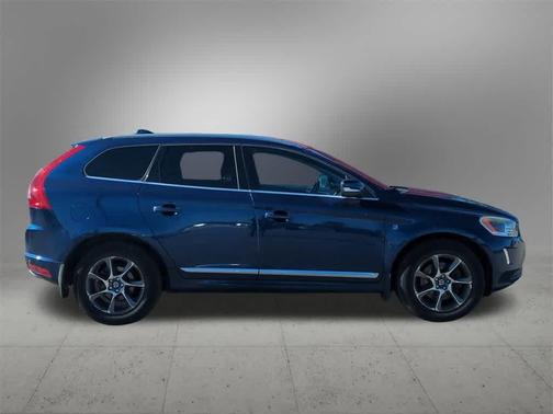2015 Volvo XC60 T6 Platinum