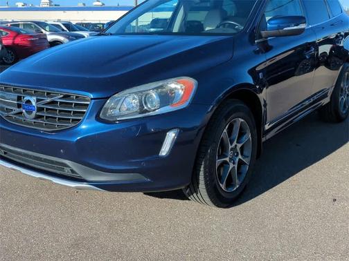 2015 Volvo XC60 T6 Platinum