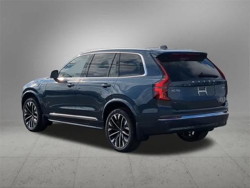 2026 Volvo XC90 B5 Plus 7-Seater