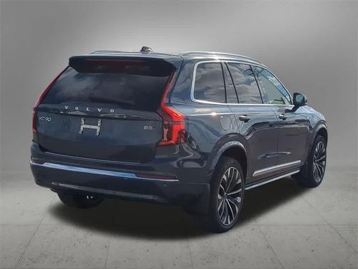 2026 Volvo XC90 B5 Plus 7-Seater