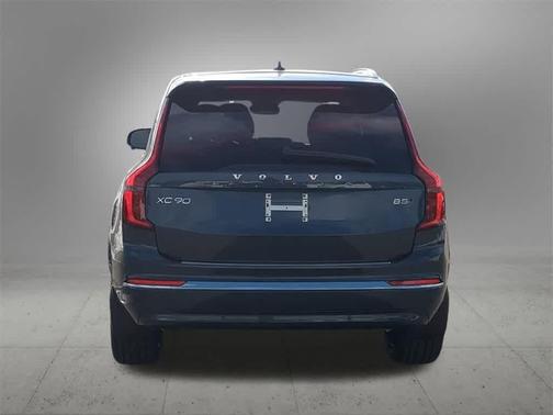 2026 Volvo XC90 B5 Plus 7-Seater