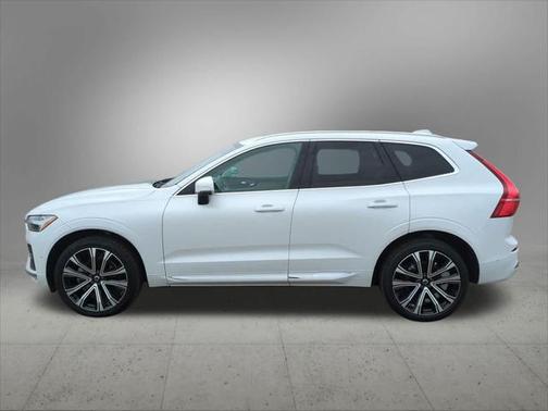 2023 Volvo XC60 B5 Ultimate Bright Theme