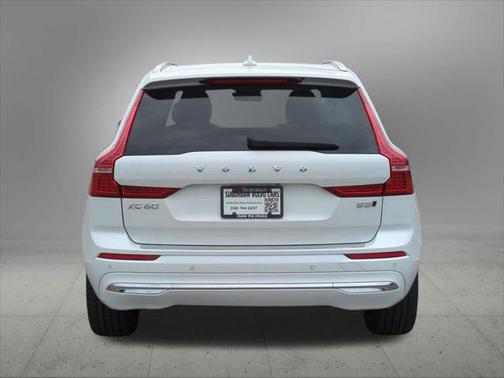 2023 Volvo XC60 B5 Ultimate Bright Theme