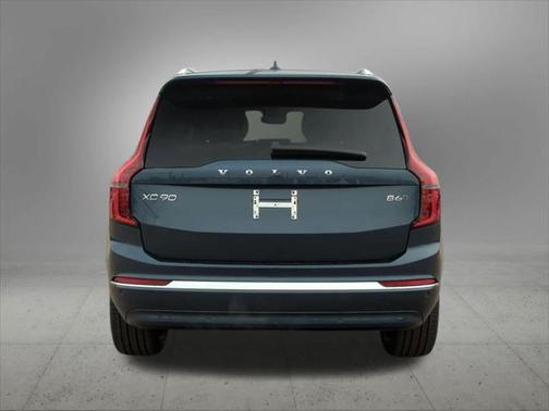 2025 Volvo XC90 B6 Plus 7-Seater