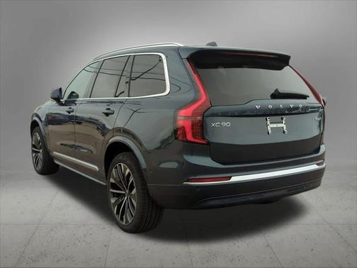 2025 Volvo XC90 B6 Plus 7-Seater