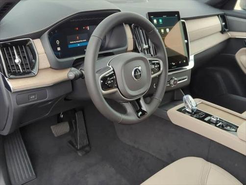 2025 Volvo XC90 B6 Plus 7-Seater