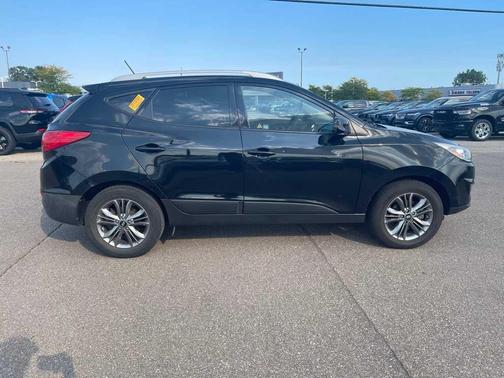 2015 Hyundai TUCSON SE