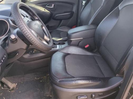 2015 Hyundai TUCSON SE