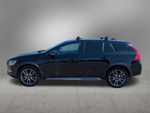 2018 Volvo V60 Cross Country T5