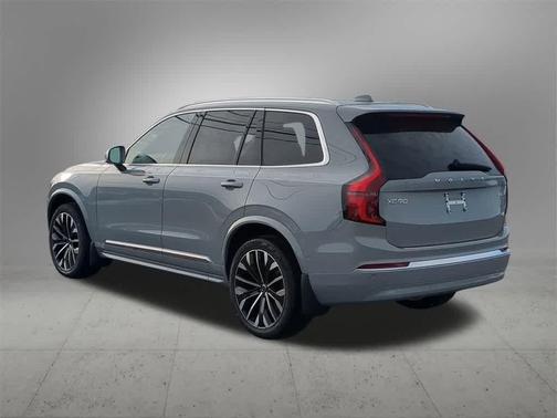 2026 Volvo XC90 B6 Plus 7-Seater