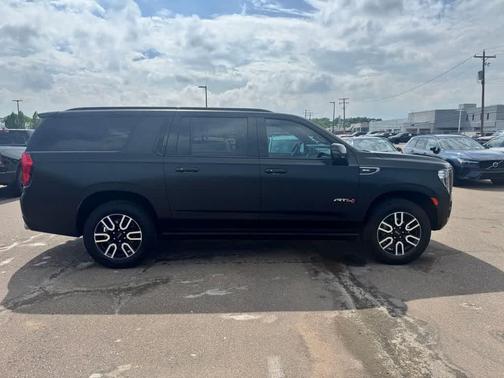 Onyx Black 2024 GMC Yukon XL 4WD AT4