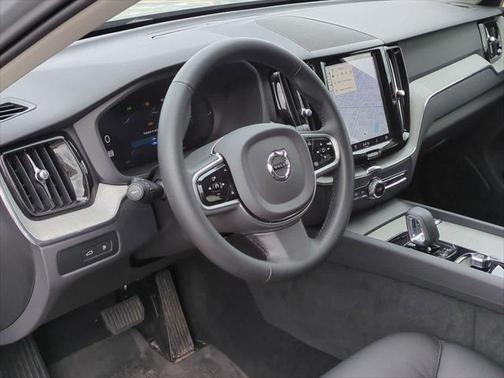 2025 Volvo XC60 Plug-In Hybrid T8 Plus