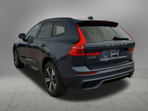 2025 Volvo XC60 Plug-In Hybrid T8 Plus