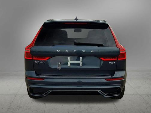 2025 Volvo XC60 Plug-In Hybrid T8 Plus