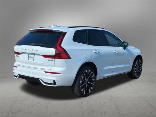 2026 Volvo XC60 B5 Ultra