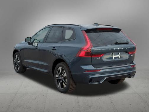 Denim Blue Metallic 2026 Volvo XC60 B5 Plus