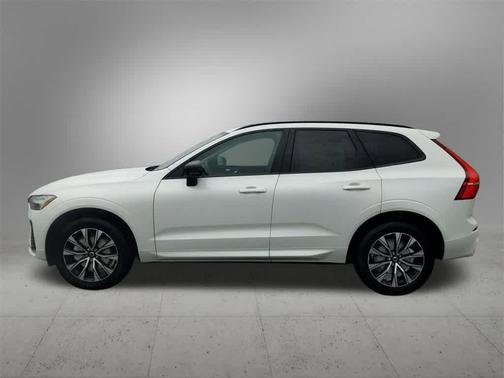 2025 Volvo XC60 B5 Core