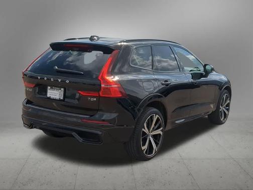 Onyx Black Metallic 2025 Volvo XC60 Plug-In Hybrid Ultra, T8 AWD Electric/Gasoline, Dark