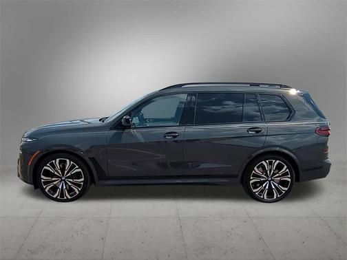 2025 BMW X7 M60i