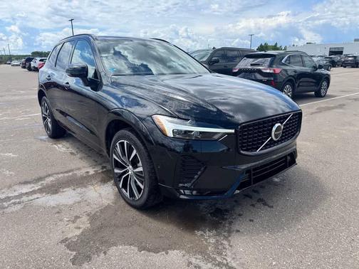 Onyx Black Metallic 2024 Volvo XC60 B5 Ultimate Dark Theme