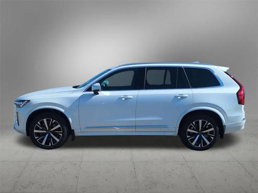 2025 Volvo XC90 B5 Core
