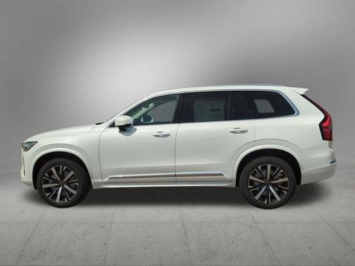 2025 Volvo XC90 B5 Core