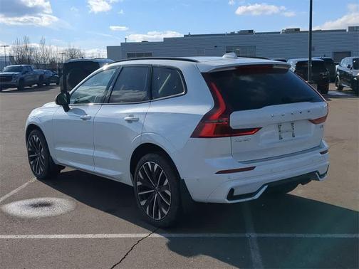 2026 Volvo XC60 B5 Ultra