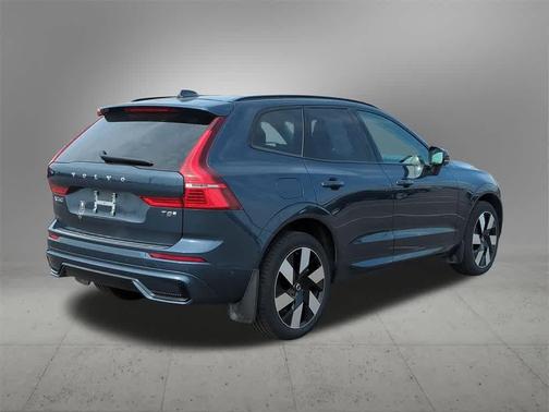 2025 Volvo XC60 Plug-In Hybrid T8 Plus