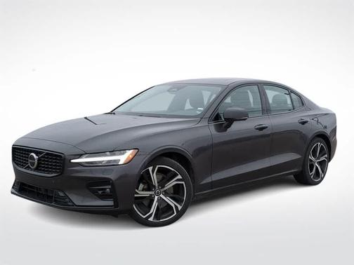 2024 Volvo S60 B5 Core Dark Theme