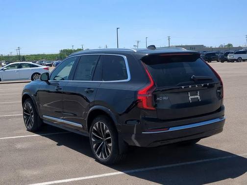 Onyx Black Metallic 2026 Volvo XC90 Plus, B6 AWD Gas (mild hybrid), Gasoline, Bright, 7 Seats