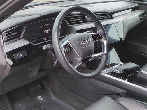 2019 Audi e-tron Premium Plus